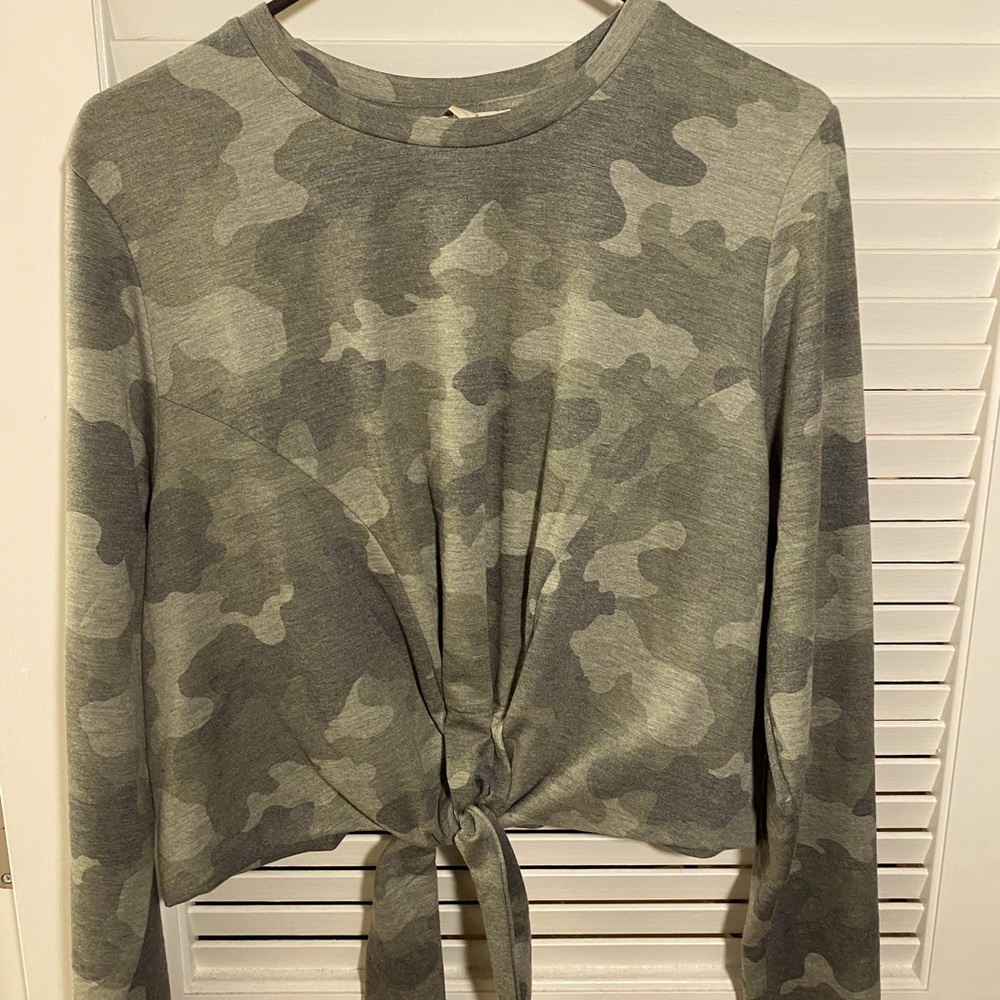 Camouflage Long Sleeve Sweater size 1x